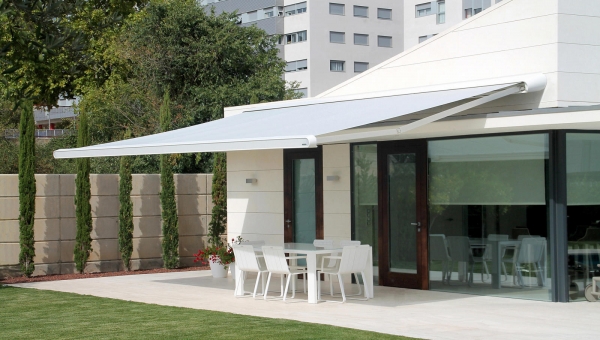 Outdoor motorised awnings in Gold Coast